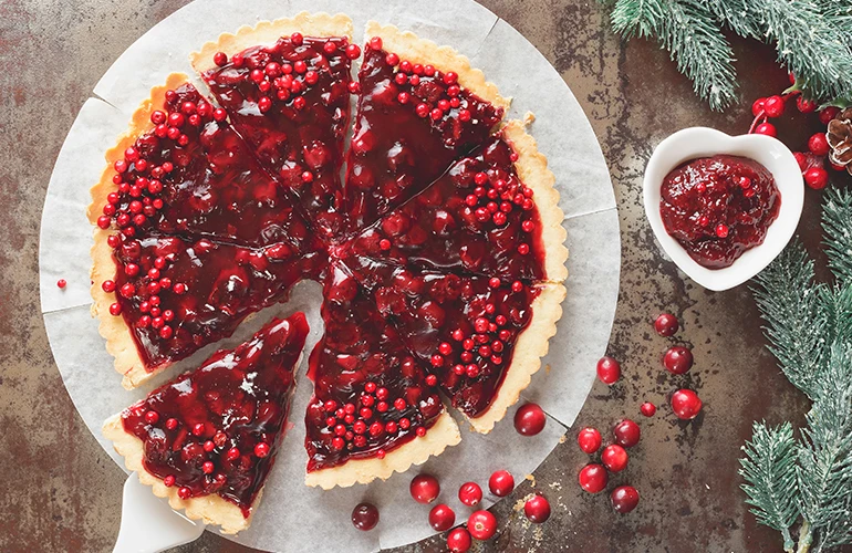 sobremesa de natal cheesecake em um prato decorado