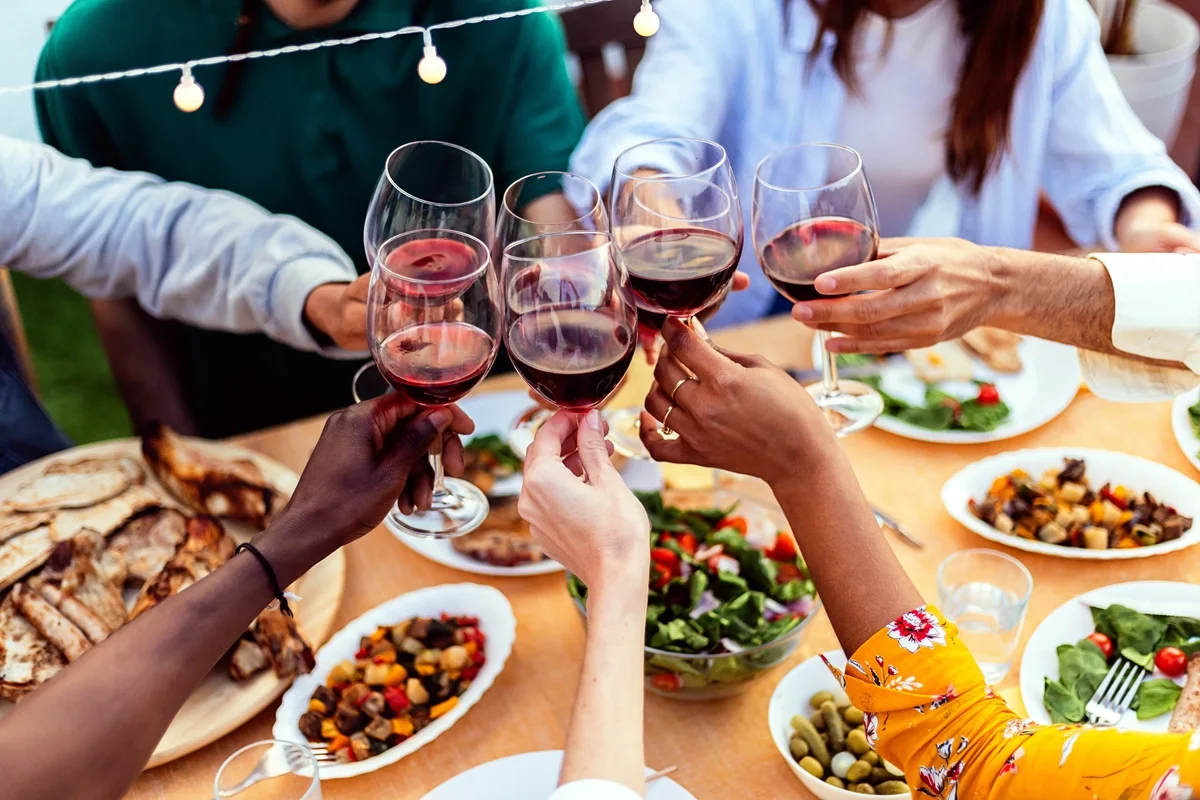 jantar com amigos