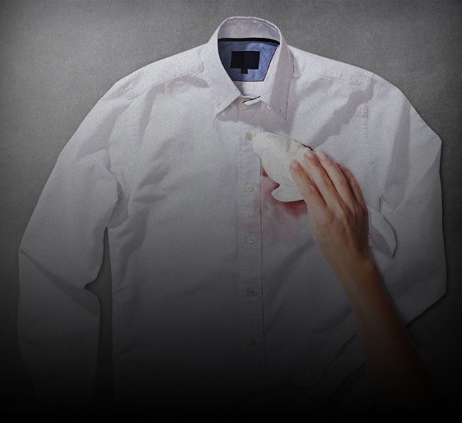 tirando mancha de vinho de camisa
