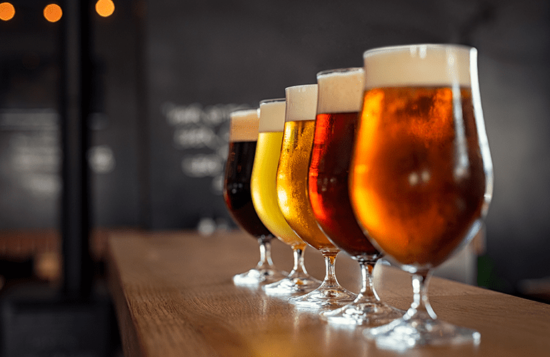 Cerveja artesanal: ingredientes, tipos e como provar