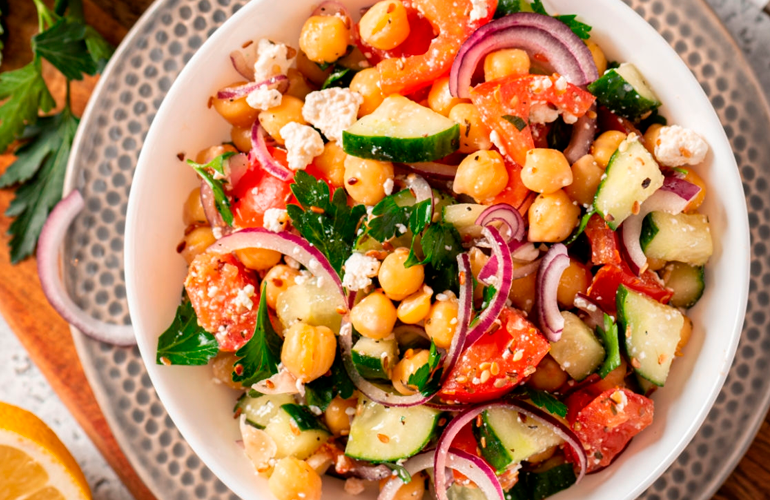 salada de grão de bico low carb