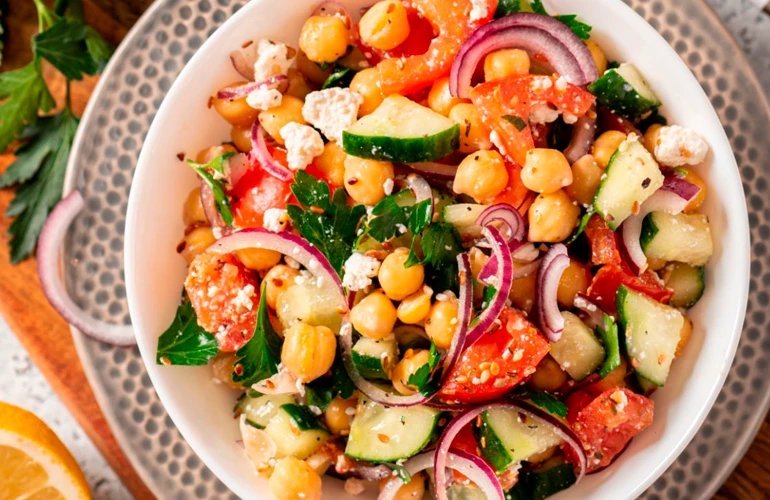 salada de grão de bico low carb