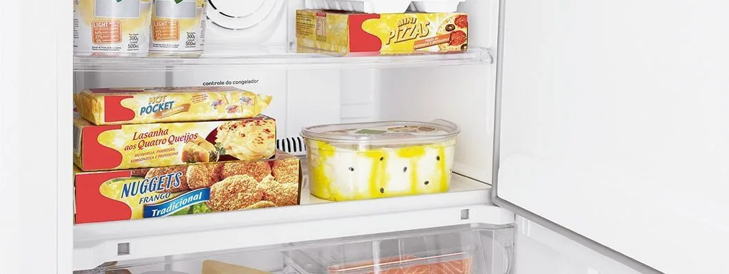 Limpeza-e-organizacao-geladeira-branca