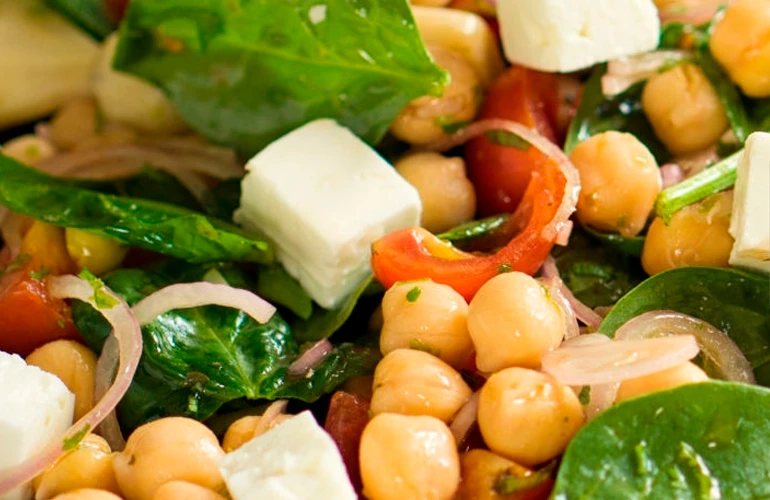 salada de grão de bico simples