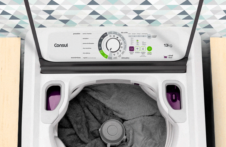 Máquina de lavar com destaque para função de lavagem de roupas escuras