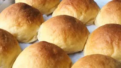 Freshly,Baked,Bread,Buns,In,Baking,Tin