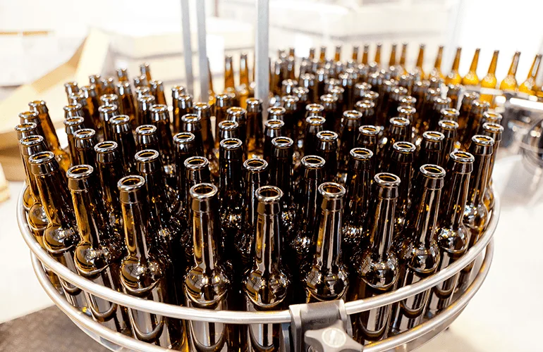 garrafas de cerveja industrializada