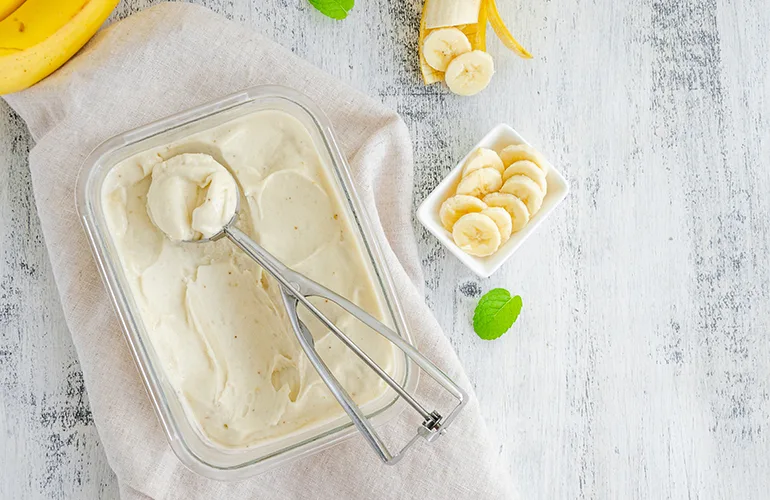 sorvete caseiro de frutas com banana