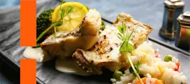 Bacalhau ao forno é uma receita que combina tradição e sabor, confira os segredos!