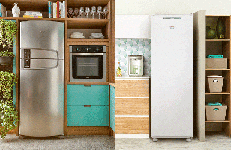 Cozinha com geladeira e freezer