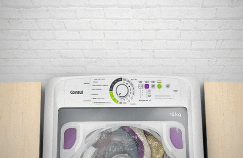 Máquina de lavar funcionando. Com os textos: Ciclo de roupas delicadas; Água fria; Sabão líquido.