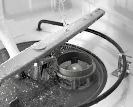 CÓMO ARREGLAR UN LAVAVAJILLAS OBSTRUIDO