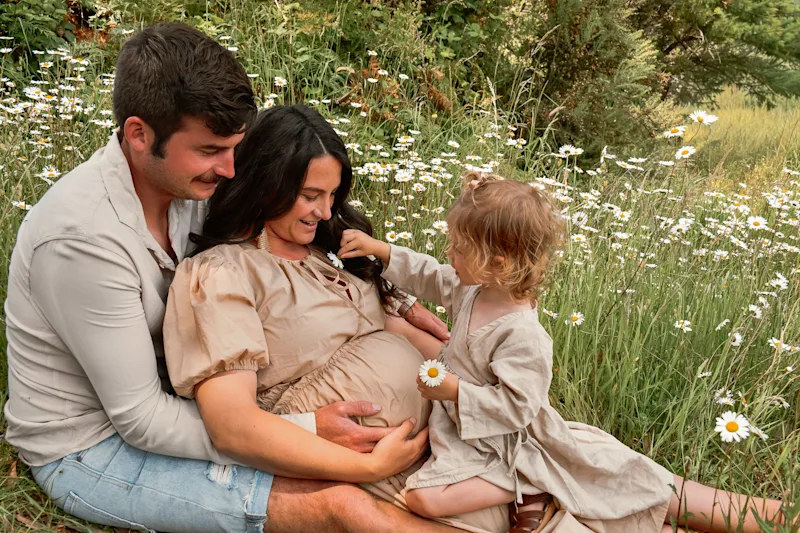 A glowing maternity portrait in the northern Tasmanian landscape