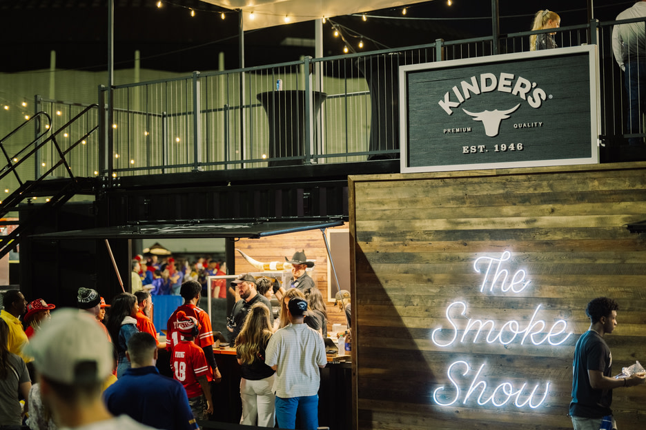 Kinder's Smoke Show Trailer neon sign