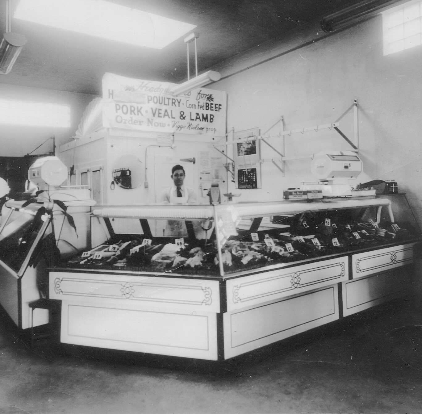 Kinder's market interior 1946