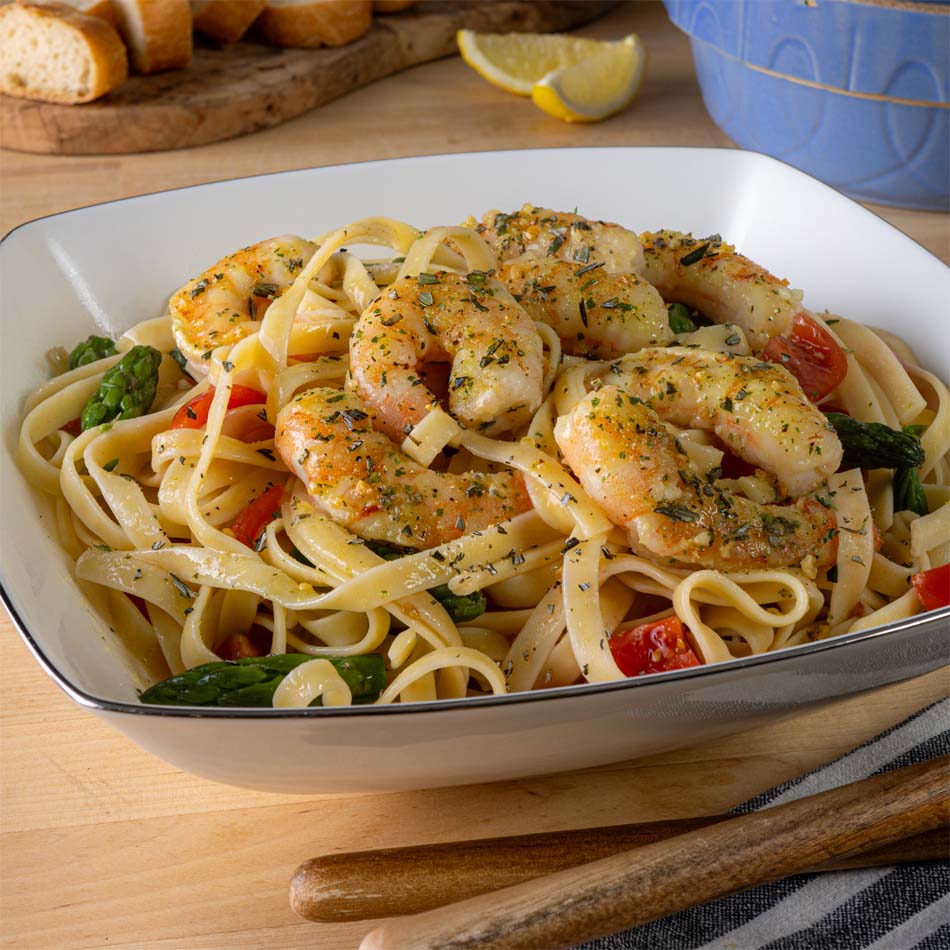 Pasta with shrimp, seasoning, and vegetabables