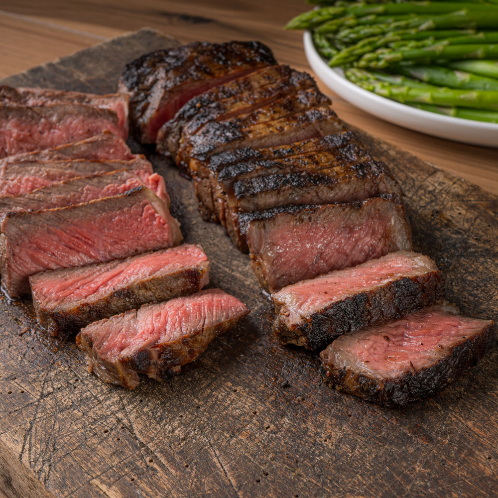 Grilled NY strip steak with asparagus