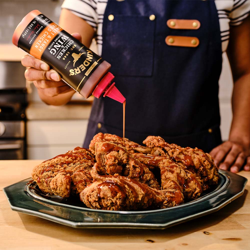 Fried chicken drizzled with sauce