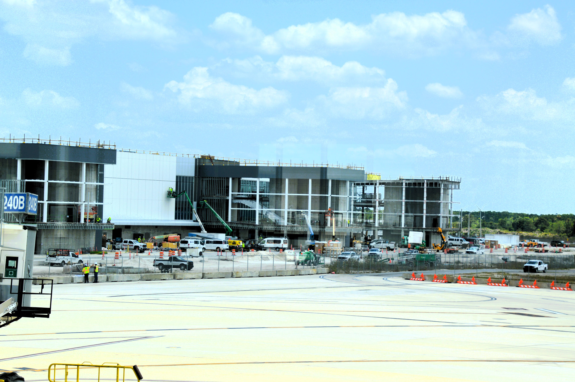 Terminal-C-Gate-Construction-web