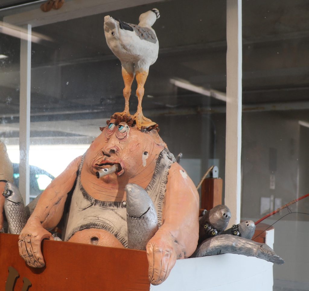 Artist: Todd Warner
Details: 1992, Mixed media sculptural installation
Collection: GOAA Art Collection
Location: Level 8, Terminal A & B