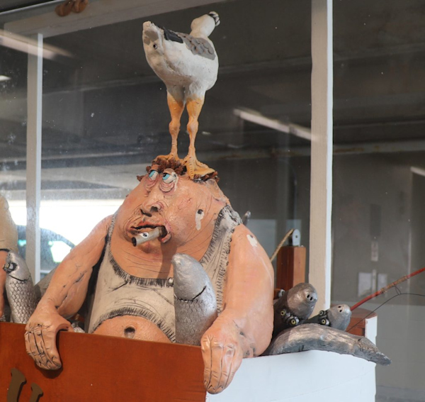 Artist: Todd Warner
Details: 1992, Mixed media sculptural installation
Collection: GOAA Art Collection
Location: Level 8, Terminal A & B