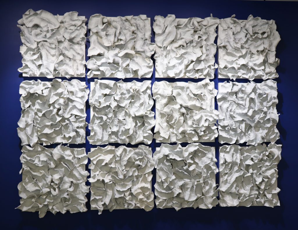Artist: Barbara Sorensen
Details: 2017, 122 by 148 by 2.25 inches, Monumental aluminum, wood and paint assemblage
Collection: GOAA Art Collection
Location: Terminal B, Level 3, Automated People Mover station to Terminal C
