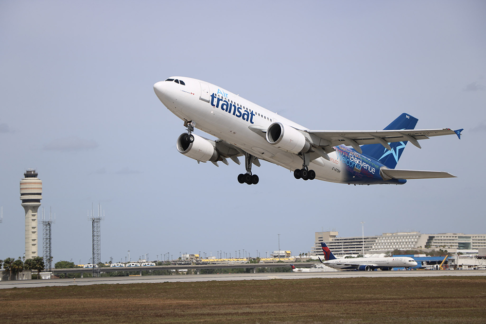 Airplane-taking-off-IMG 2429