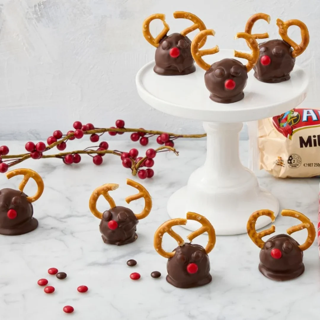 arnotts-milk-arrowroot-and-ginger-reindeers