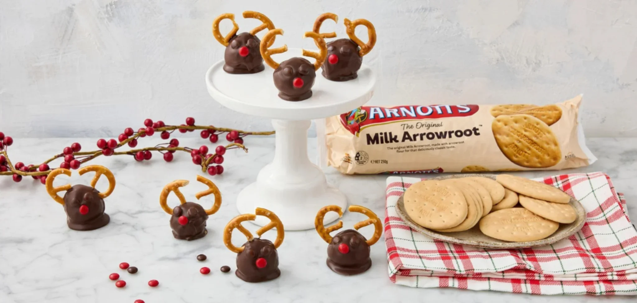 Hero Image Recipe Article - Top 10 Christmas Desserts to Sweeten Your Festive Celebrations