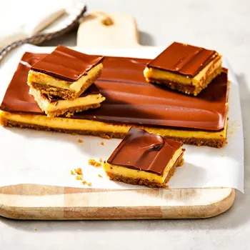 ButternutSnapVanillaCustardandChocolateSliceSml