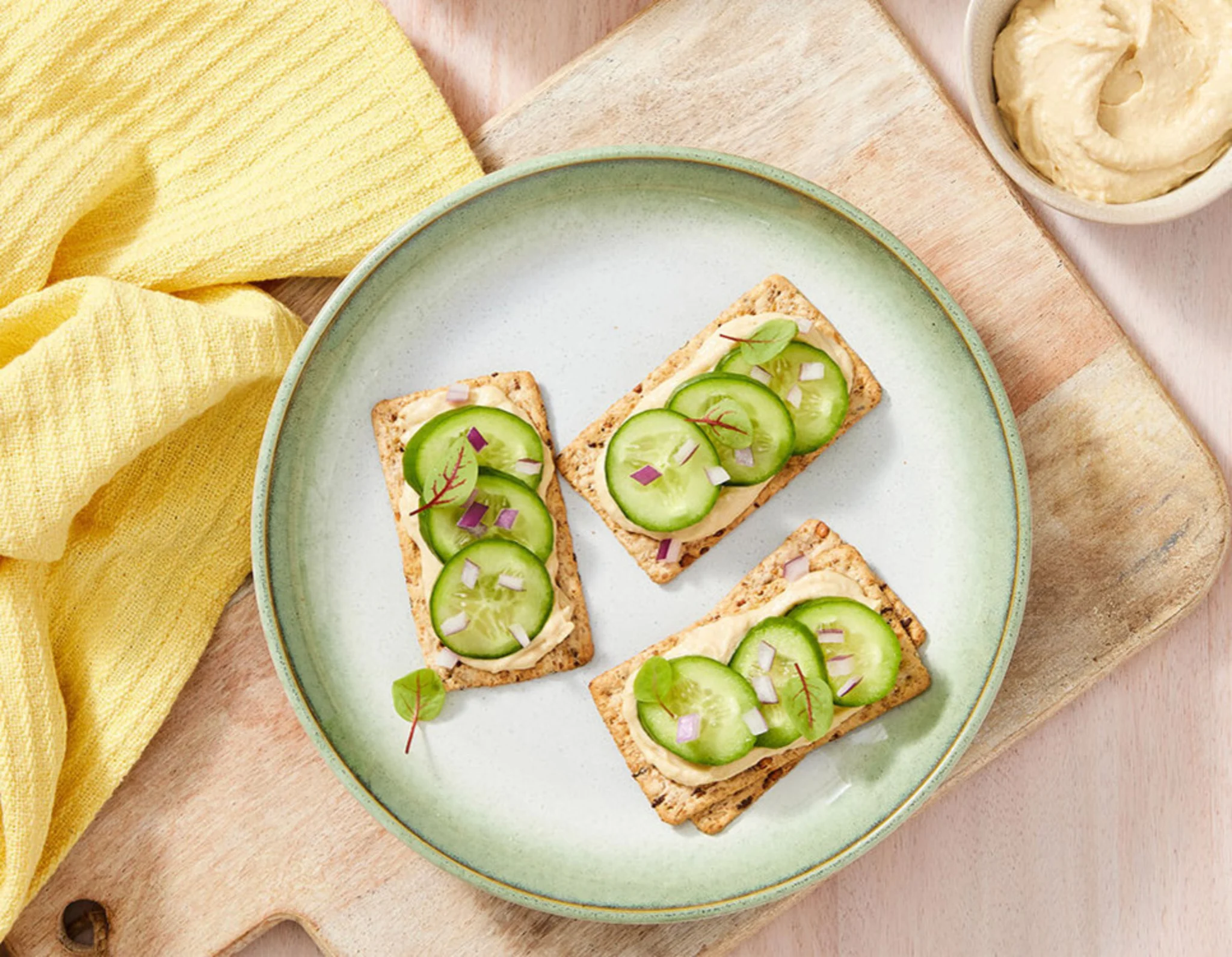 Hero Image Recipe Hummus & cucumber