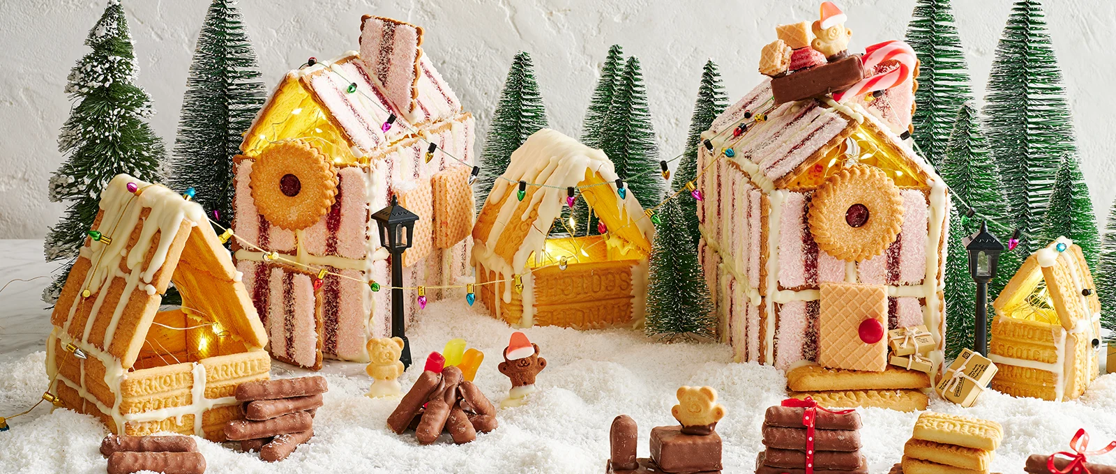 Hero Image Recipe Iced VoVo Christmas Houses