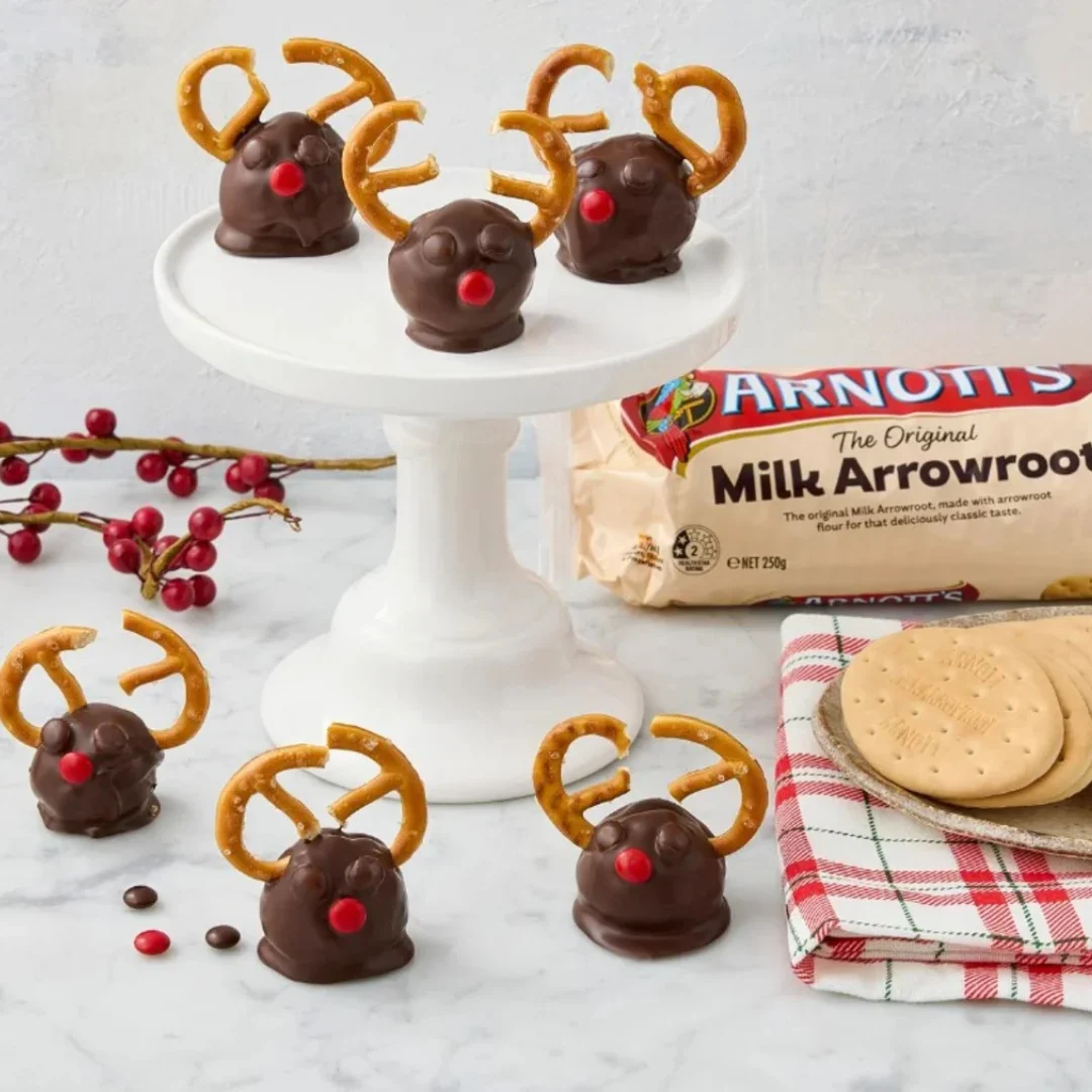Milk Arrowroot and Ginger Reindeers