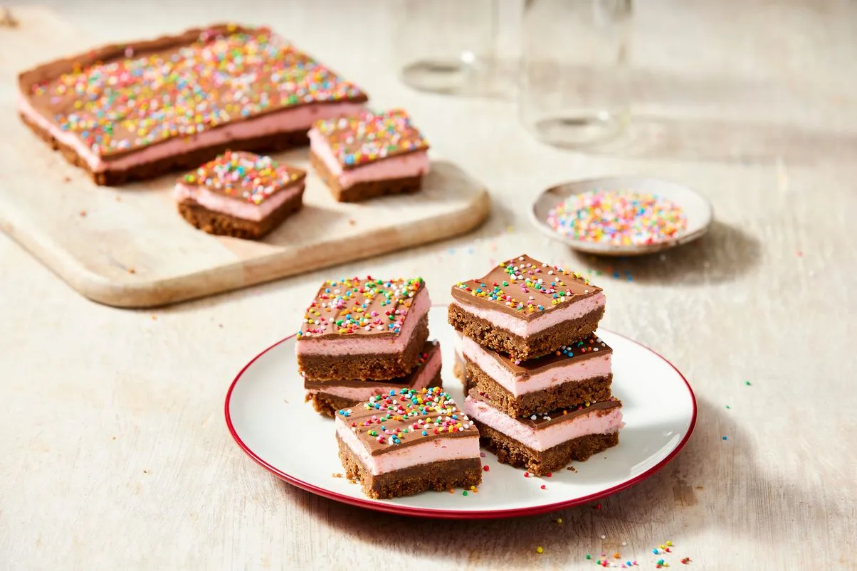 Hero Image Recipe Farmbake Chocolate Chip Fudge Marshmallow Slice