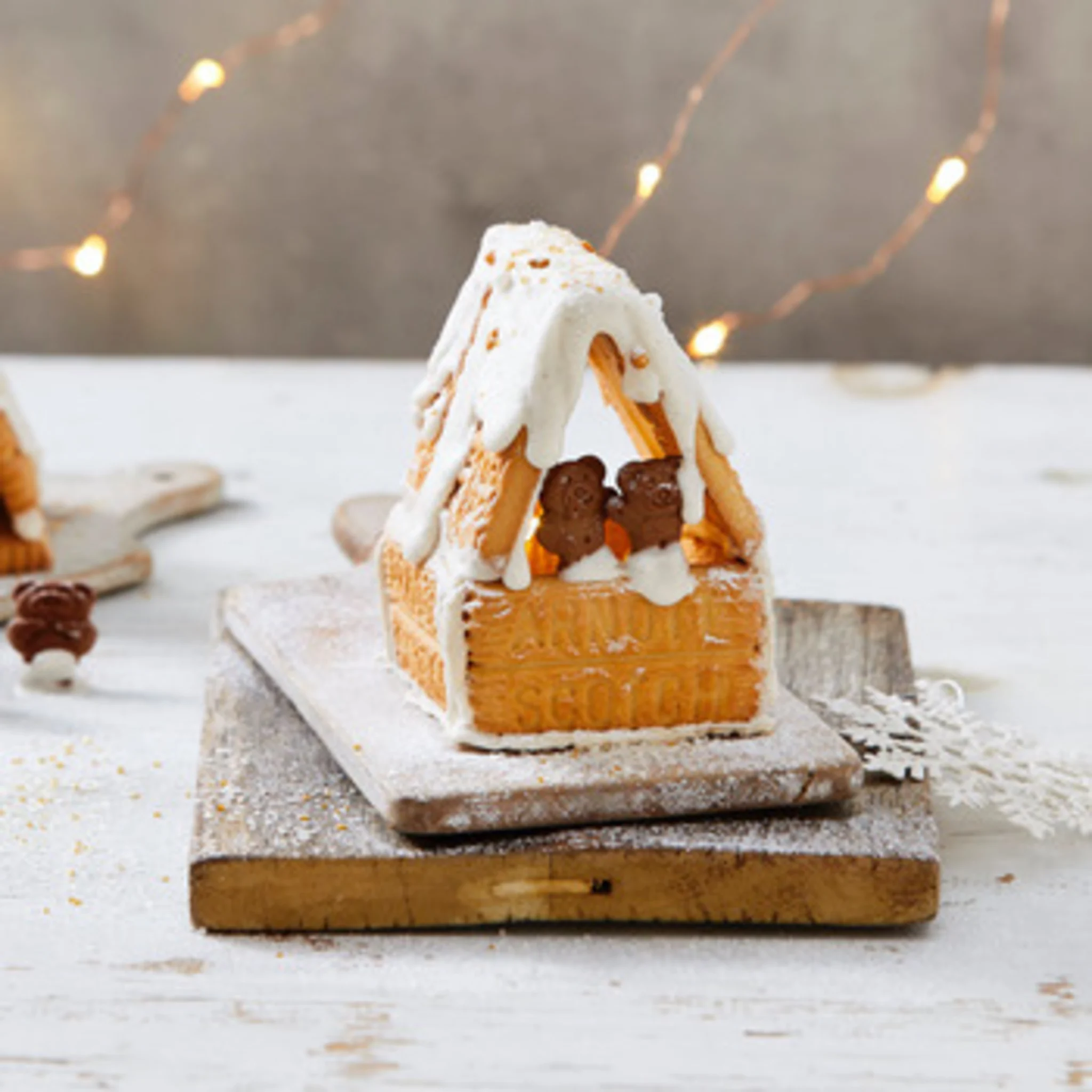 Ginger icing scotch finger xmas house 01 cropped