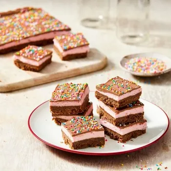 farmbake-chocolate-chip-fudge-marshmallow-slice