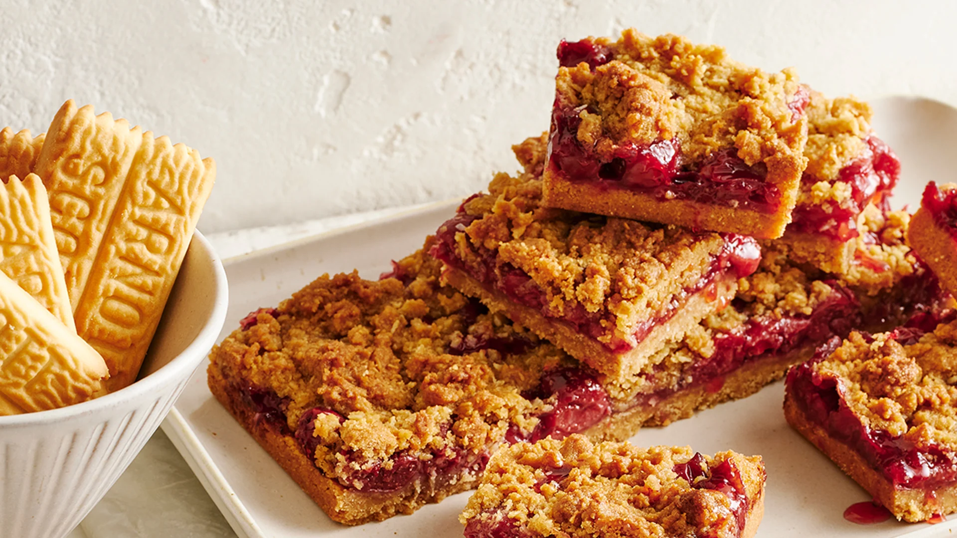 Arnotts ScotchFingerCherrySlice MiniCookbook WesbiteResize 1920x1080px