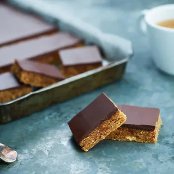 RECIPE - Almond Butter and Date Slice (1)