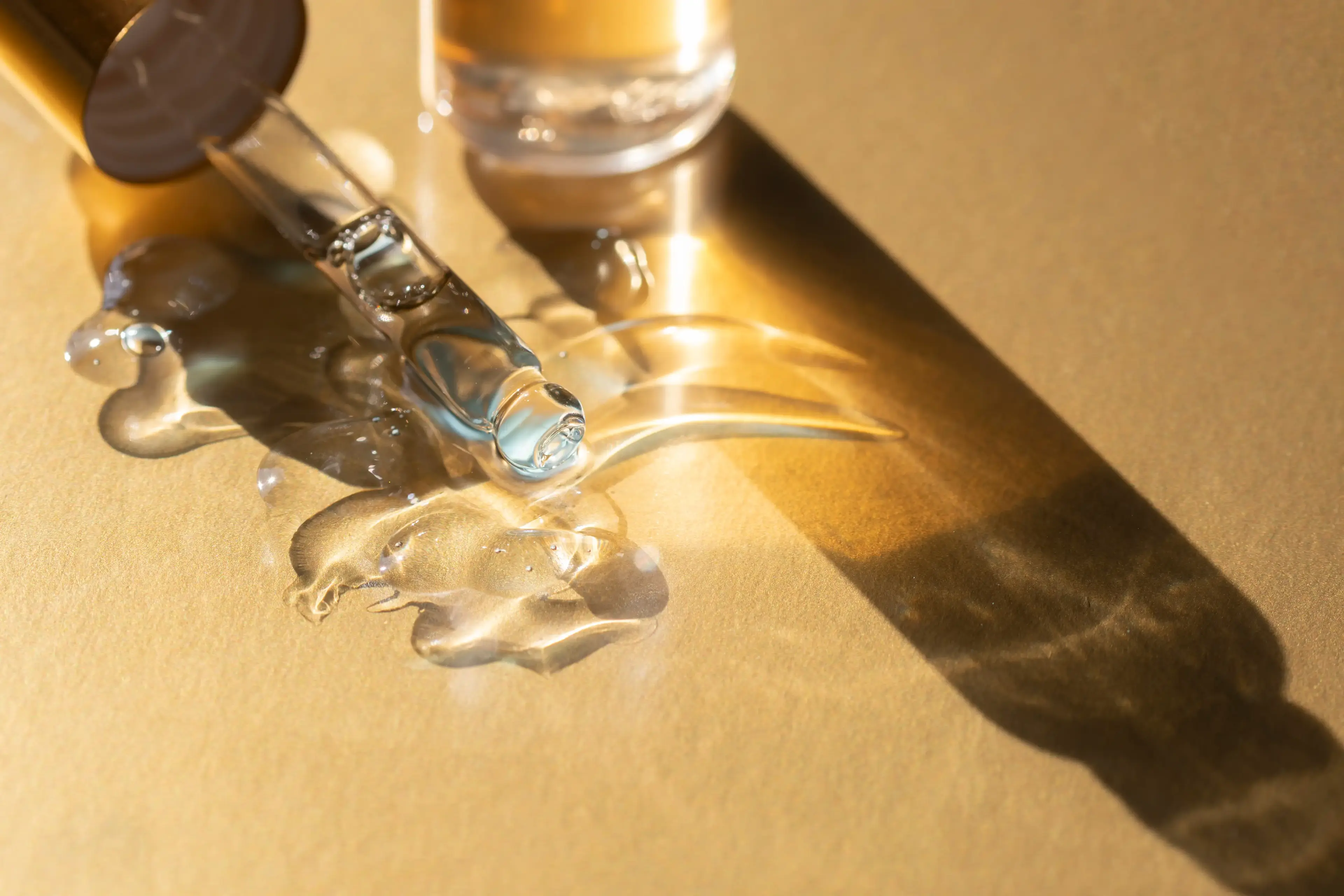 Tecnologías e ingredientes innovadores en sérums y cremas antiarrugas