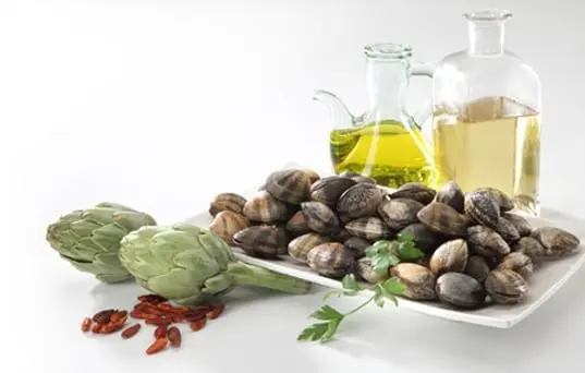 Alcachofas con almejas