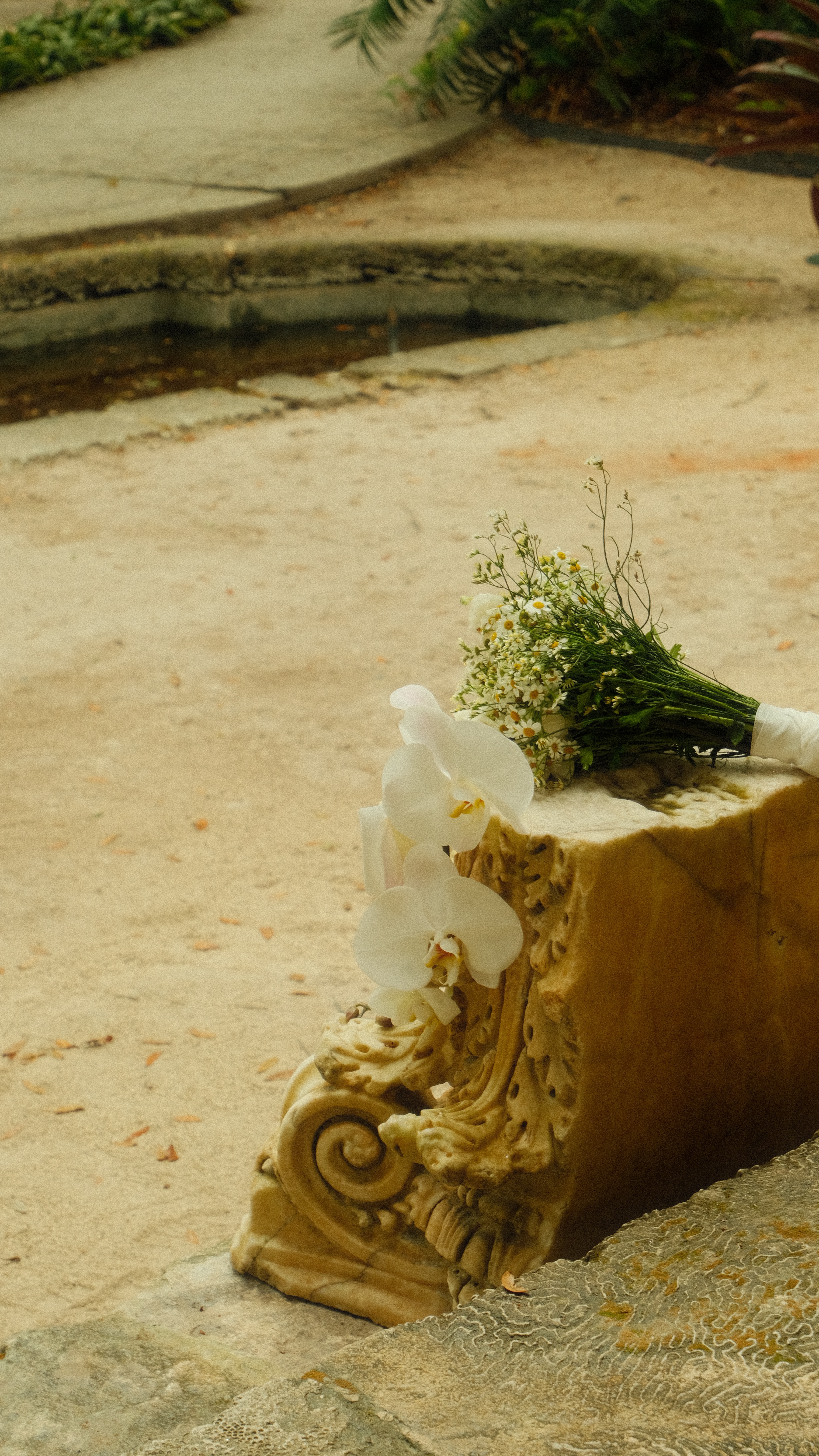 a simple flower bouquet