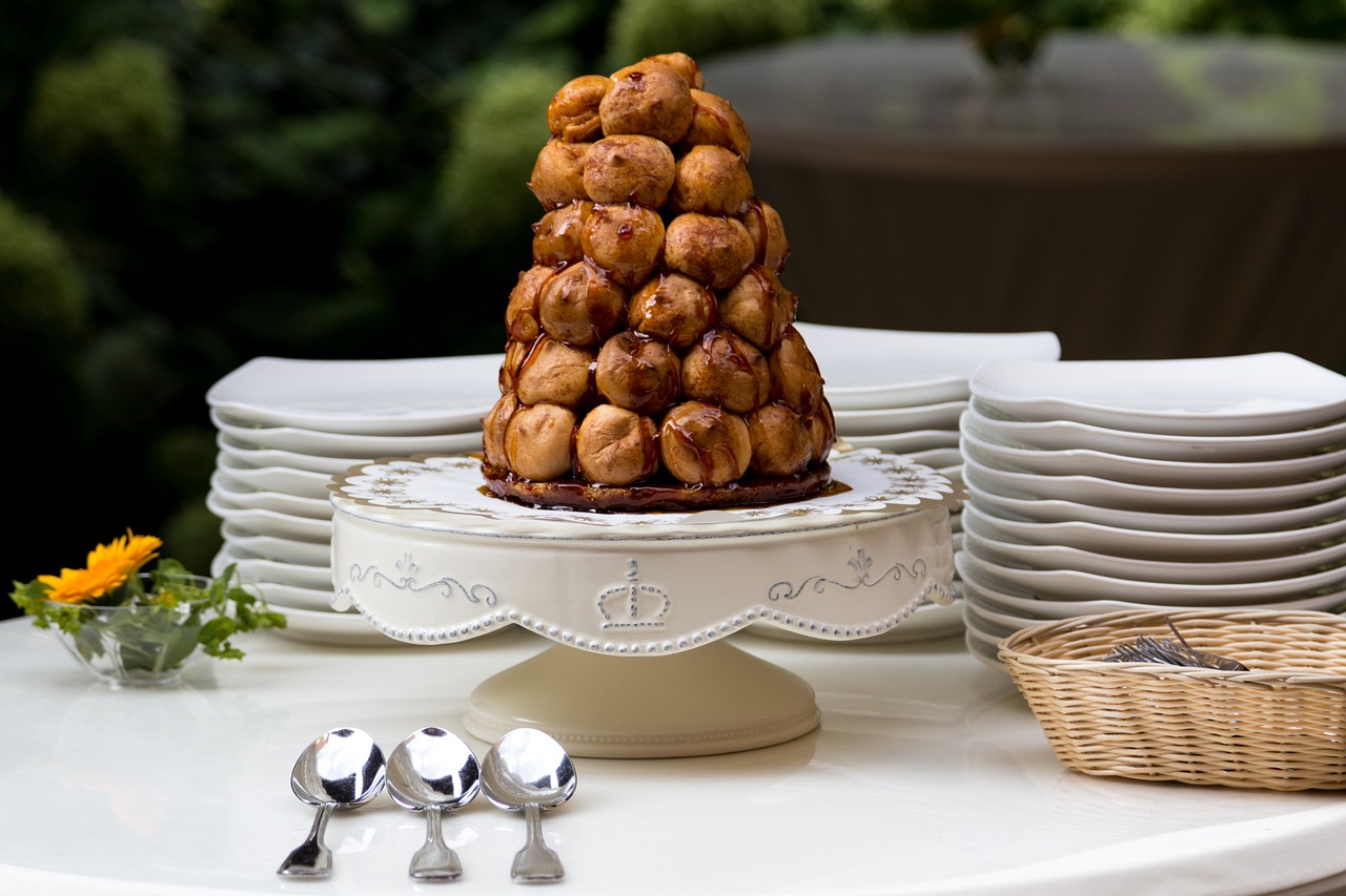 a tower of choux buns with caramel