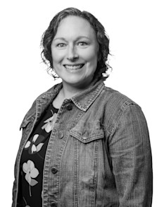 Niki Armstrong, MS, CGC headshot