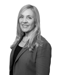 Jennifer Panagoulias headshot