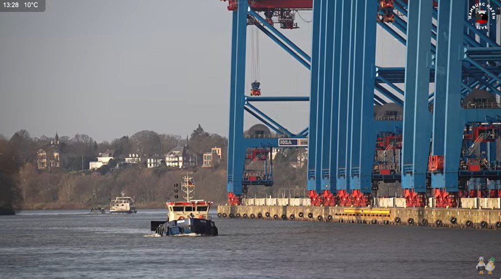 Verholung der neuen Containerbrücken zum CTB Waltershof