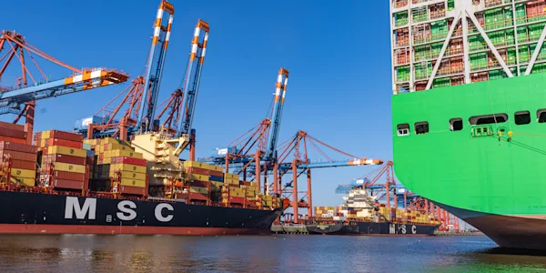 Elbe für Containerschiffe dicht