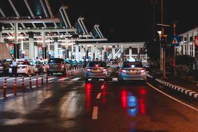 Airport Cars naufal-giffari-gPT8reQIxDU-unsplash