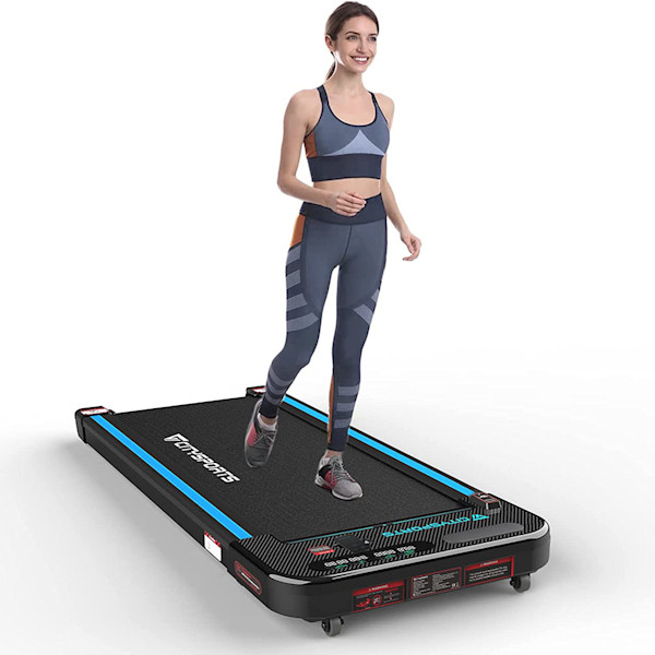 model walking on a CITYSPORTS Treadmill