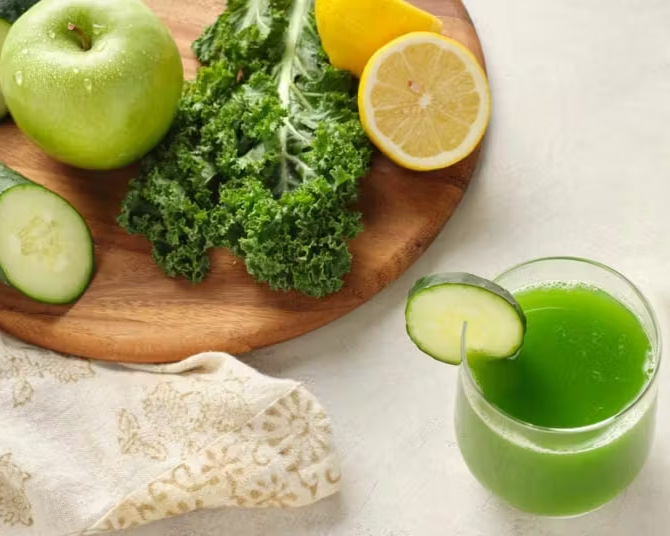 https://images.ctfassets.net/qmmajc22qsgf/4OYZtttx0nU71wOhaOouql/4e96e0aaabc1f85186a3909fc3e4ef25/healthy-green-juice-goodnature.jpg