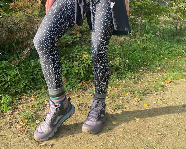 solomons womens hiking boots